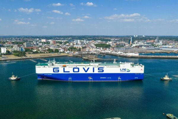 ABP Southampton, rekor kıran Glovis Lighthouse gemisini ağırladı.