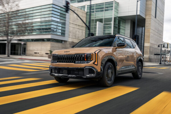 Kia’dan yeni bir SUV: Seltos, Telluride’ün izlerini taşıyor, ancak daha kompakt.
