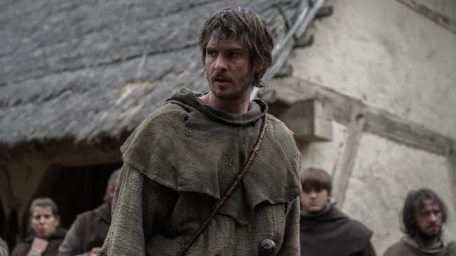 The Uprising” fragmanında Andrew Garfield, Kral Richard’a karşı isyan ediyor.