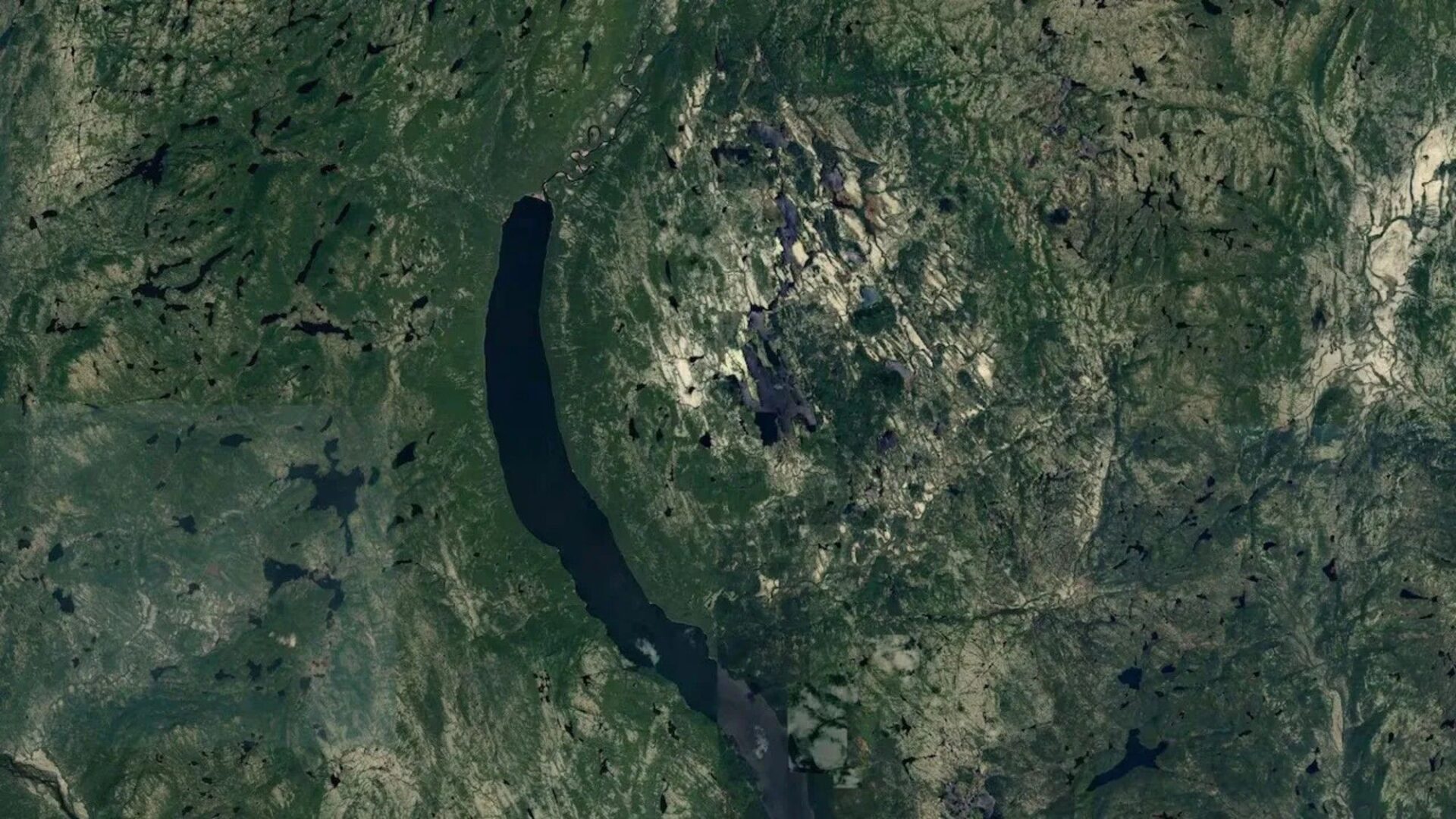 Google Earth’te dev bir krater tespit edildi: Uzaklardan gelen bir göktaşının izi olabilir.