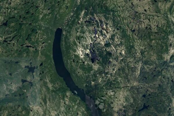 Google Earth’te dev bir krater tespit edildi: Uzaklardan gelen bir göktaşının izi olabilir.
