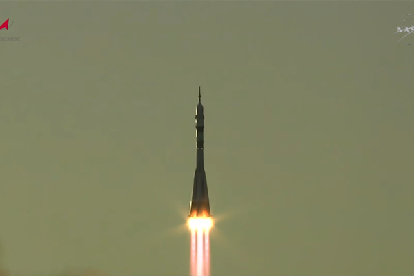 Rusya, NASA astronotu Anil Menon ve iki kozmonotu Uluslararası Uzay İstasyonu’na gönderdi.