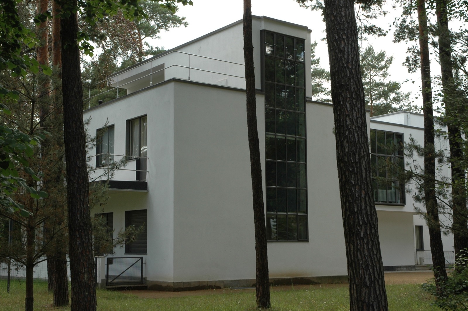 Bauhaus-Dessau - Meisterhäuser in der Friedrich-Ebert-Allee