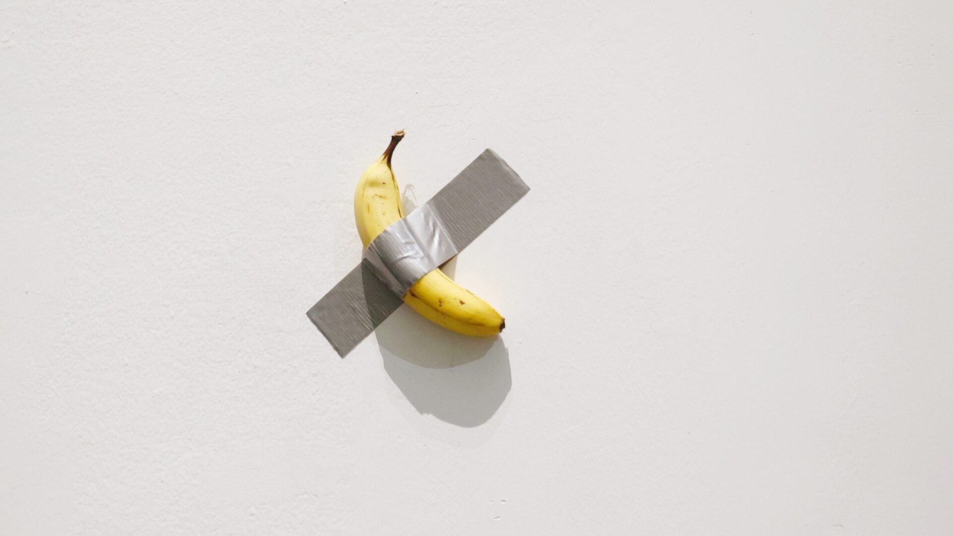 Maurizio Cattelan’ın Tartışmalı Muzu Bir Kez Daha Kayboldu