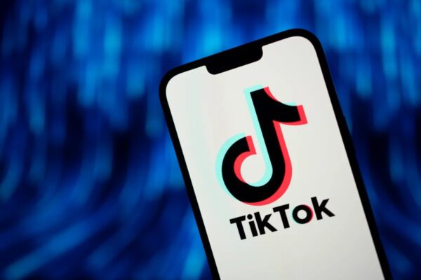 Federal çalışanlar, iş telefonlarında tekrar TikTok kullanabilecek.
