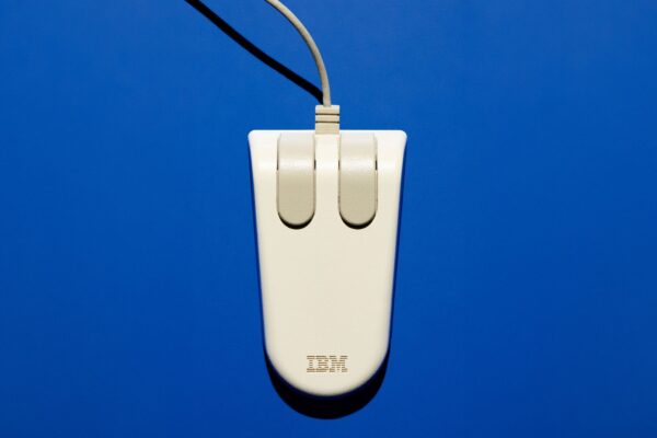 IBM logosunun arkasındaki tasarım sırrı ortaya çıktı.