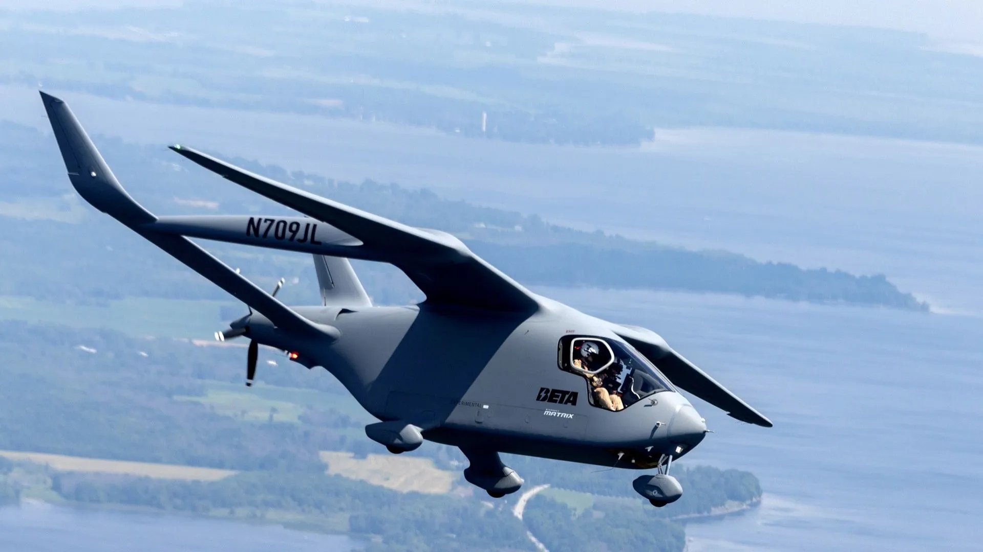 Yeni Sikorsky sistemiyle BETA kargo uçakları, riskli görevlerde malzeme taşıyacak.