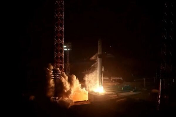 Rusya, yeni roketini ilk Soyuz-5 uçuşuyla tanıttı.