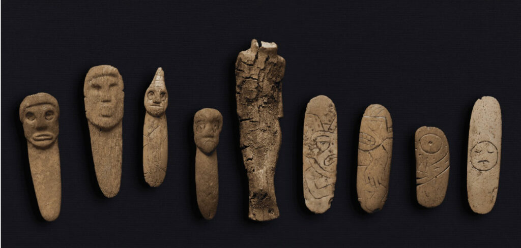 Anthropomorphic figurines