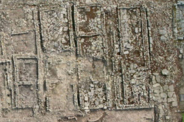 Vindolanda’da, koruyucu tanrıçının heykelinin parçaları bulundu.