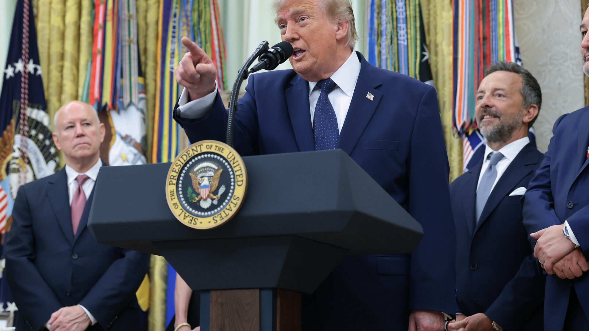 Trump, yapay zeka alanında hızlı adımlar atmak istiyor.