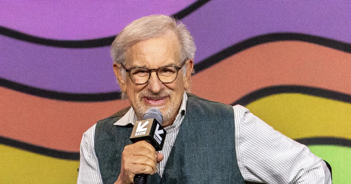 Steven Spielberg artık uzaylı yaşamın varlığına kesinlikle inanıyor.