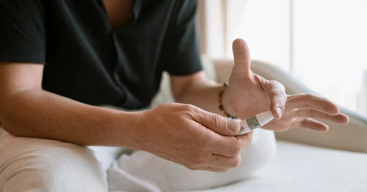 Keton testi, mitokondriyal ve metabolik sağlığa dair önemli ipuçları verebilir.