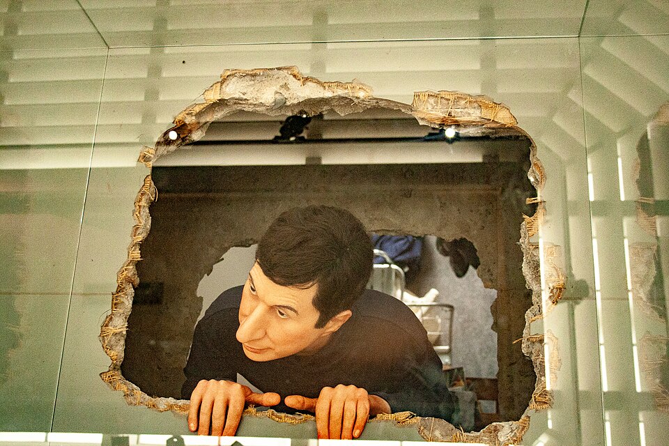 Maurizio cattelan Nedir?