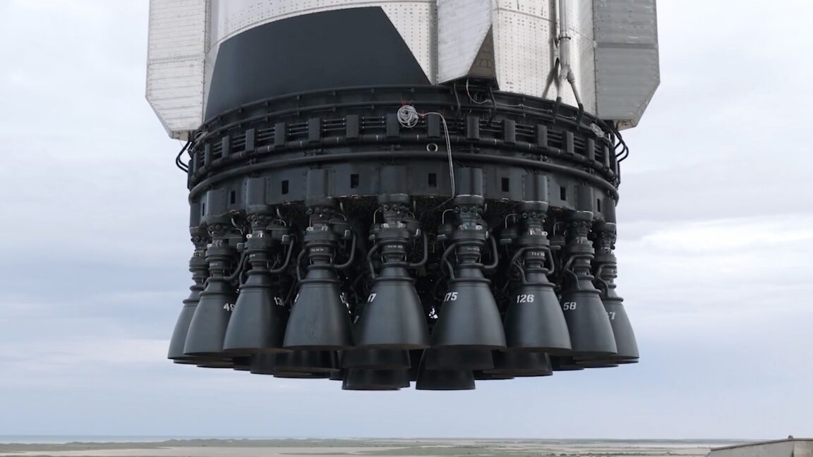 SpaceX, Starship’in 13. test uçuşu için hazırlıklarını hızlandırıyor.