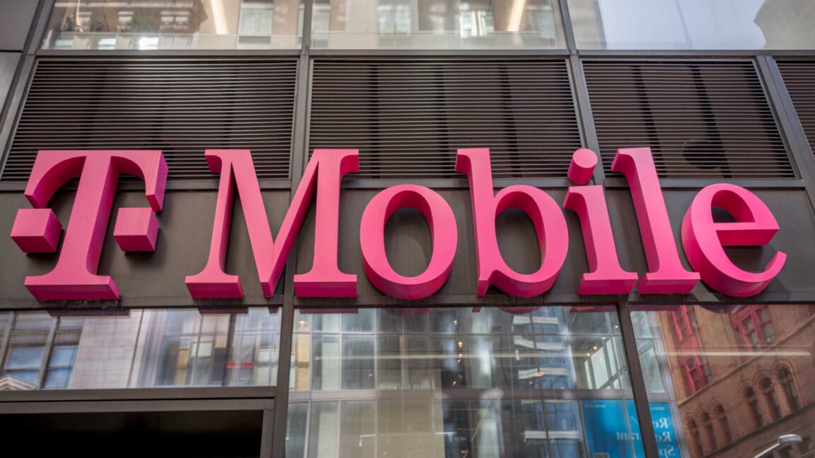 T-Mobile’ın zorunlu paket geçişi fiyaskosu: Bazı kullanıcılar ücretsiz hatlarını kaybetti.