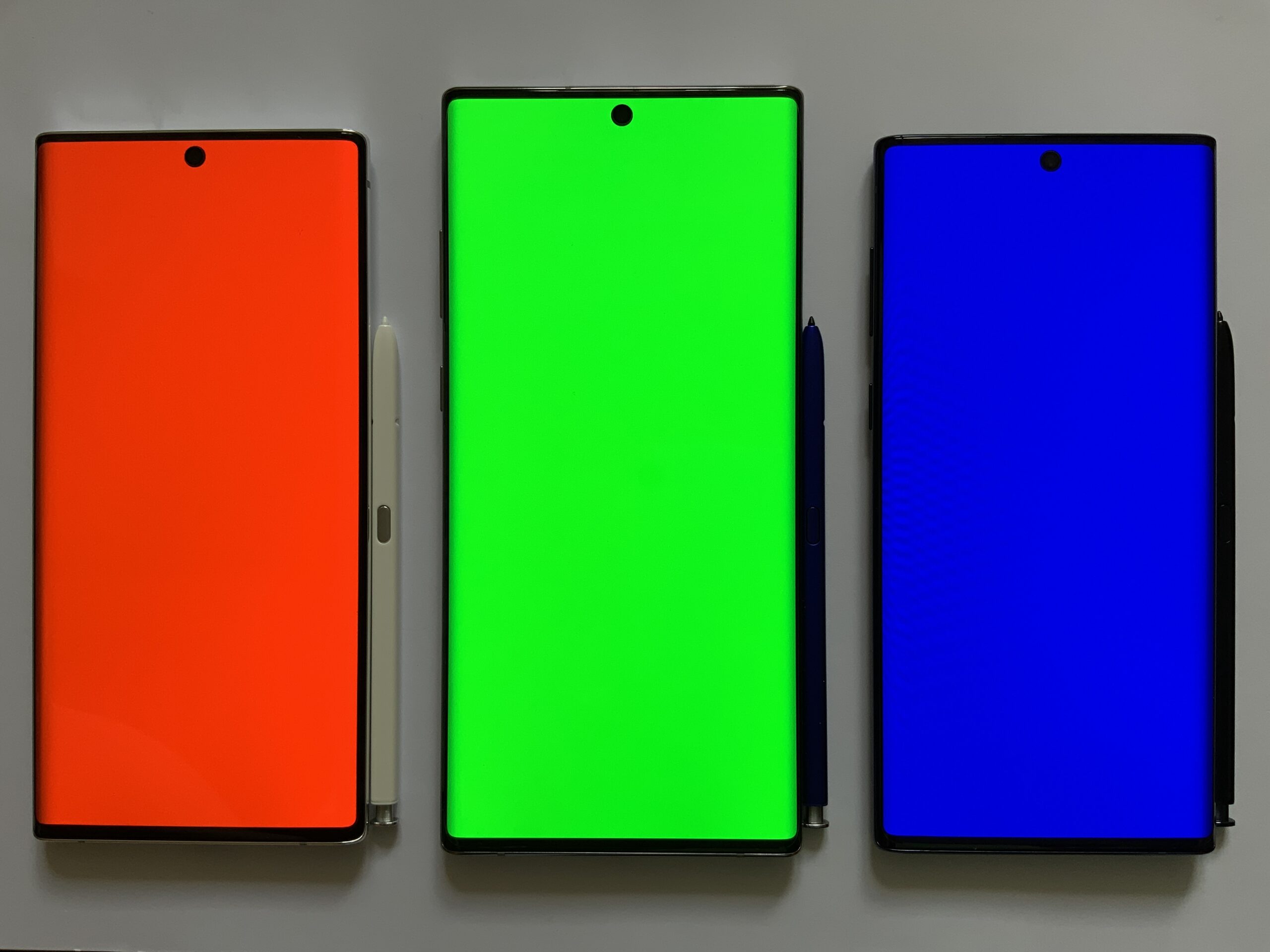 Samsung Galaxy Note 10da yer alan üstün performanslı Dynamic AMOLED ekran teknolojisi.