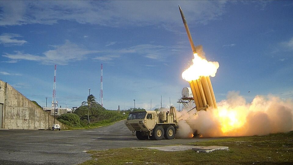 Yüksek irtifa ve alan savunması sağlayan, gelişmiş teknolojiye sahip THAAD balistik füzeerim sistemi.