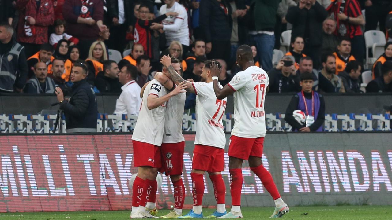 Çorum FK, Tarihi Bir An: Süper Lig’e yükseliş coşkusu tüm şehri sardı!