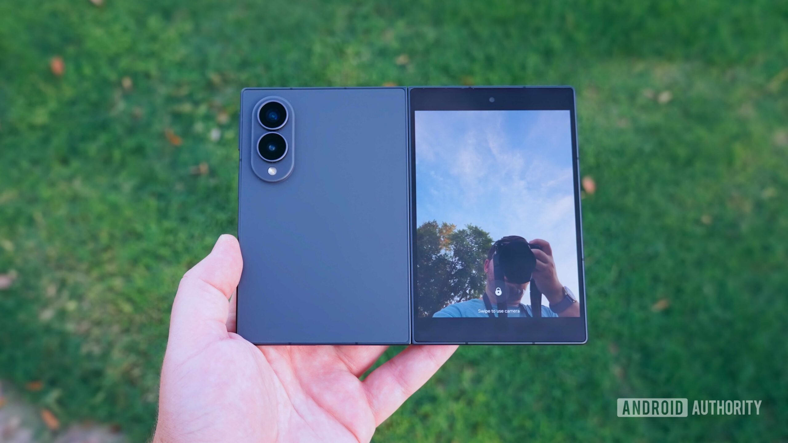 Using the rear cameras as a selfie camera on the Fold 8.
