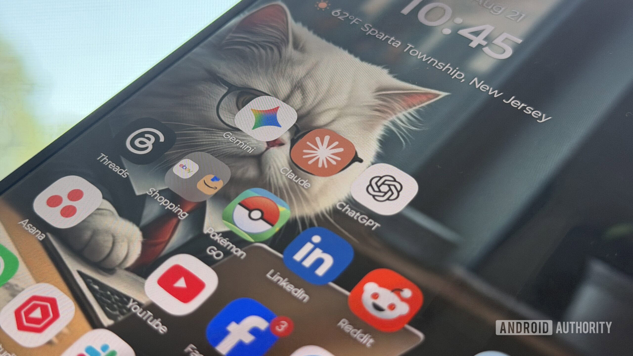 Gemini Claude ChatGPT on home screen