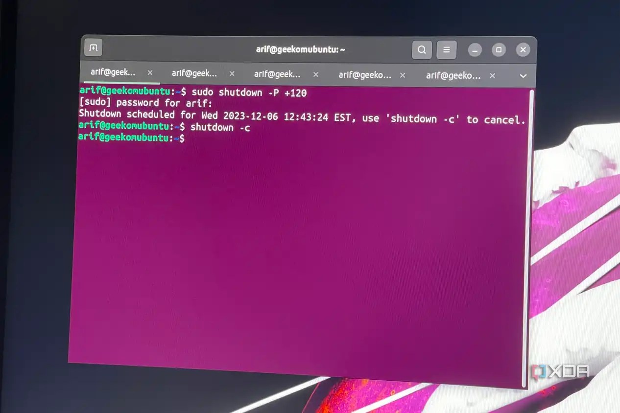 A photo of the command to shutdown Linux