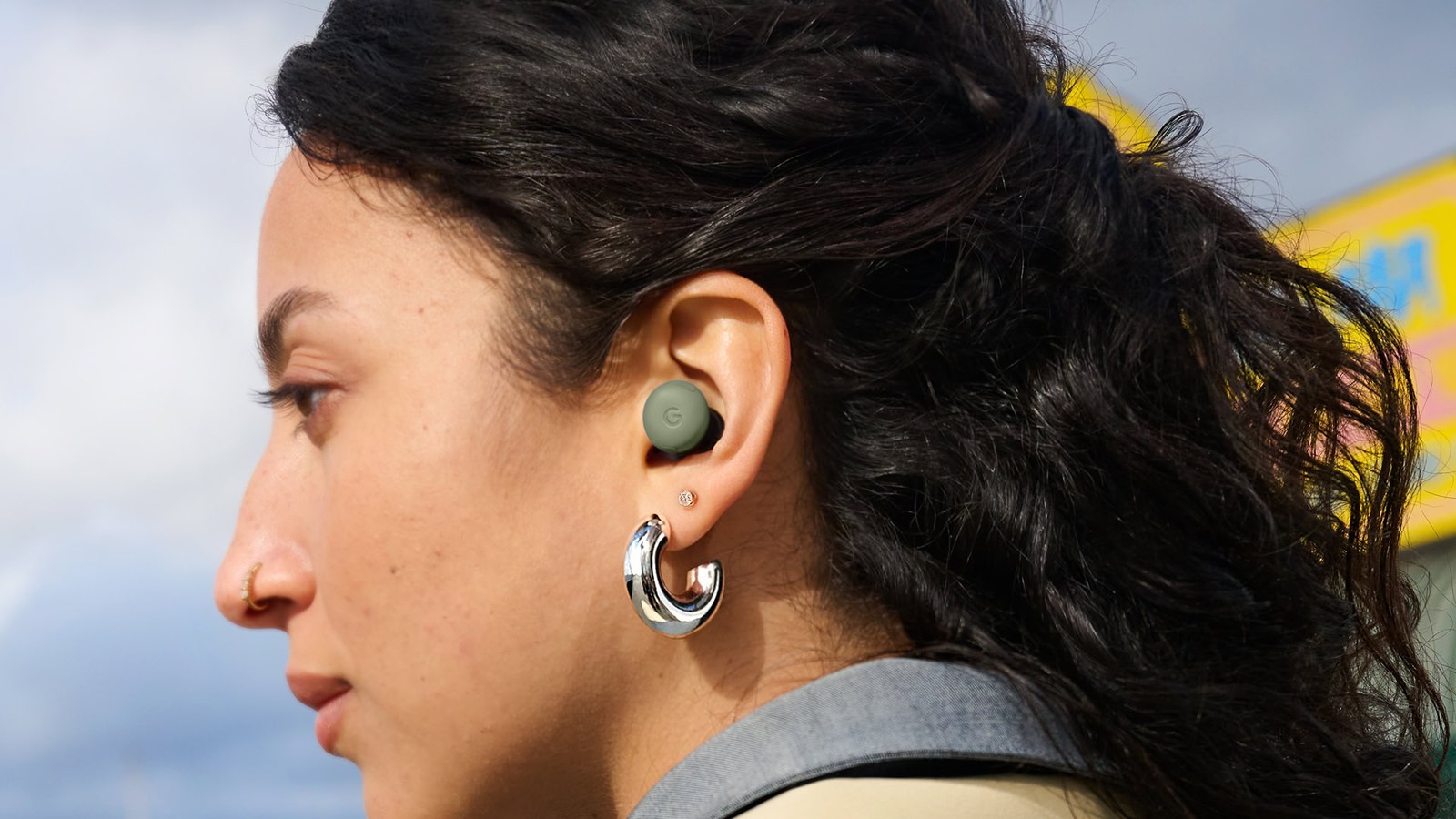 Google Pixel Buds Pro 2 Olive color