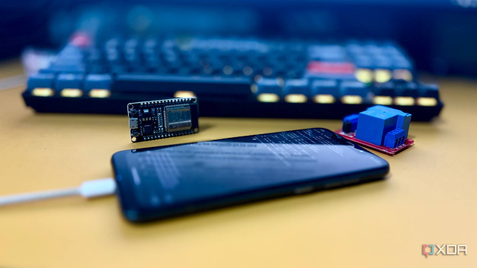 Eski Bir Telefon, Raspberry Pi’nin Her Şeyinde Daha İyi, Sadece Bir Şeyde Daha Az