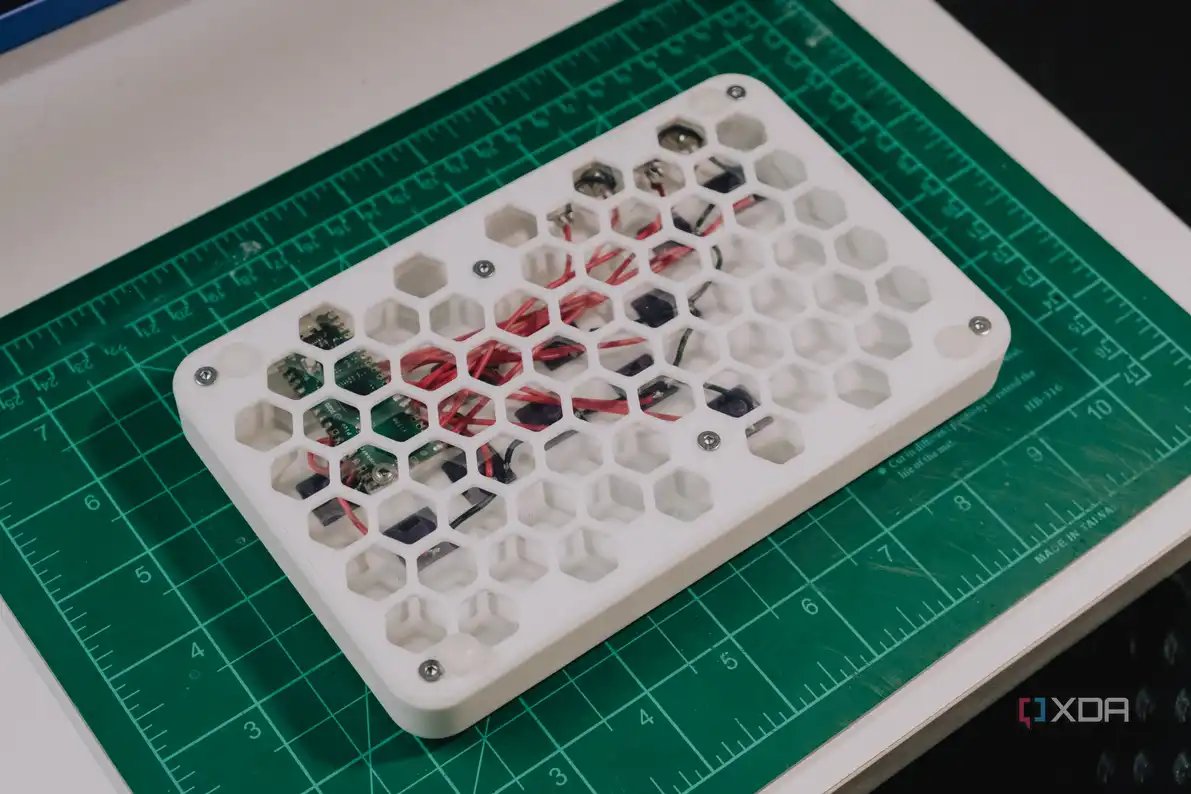 Underside of assembled 3D-printed leverless fightstick