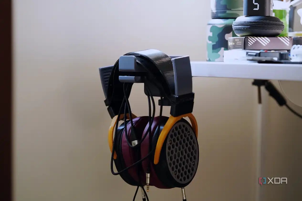3D printed headphone hanger in use