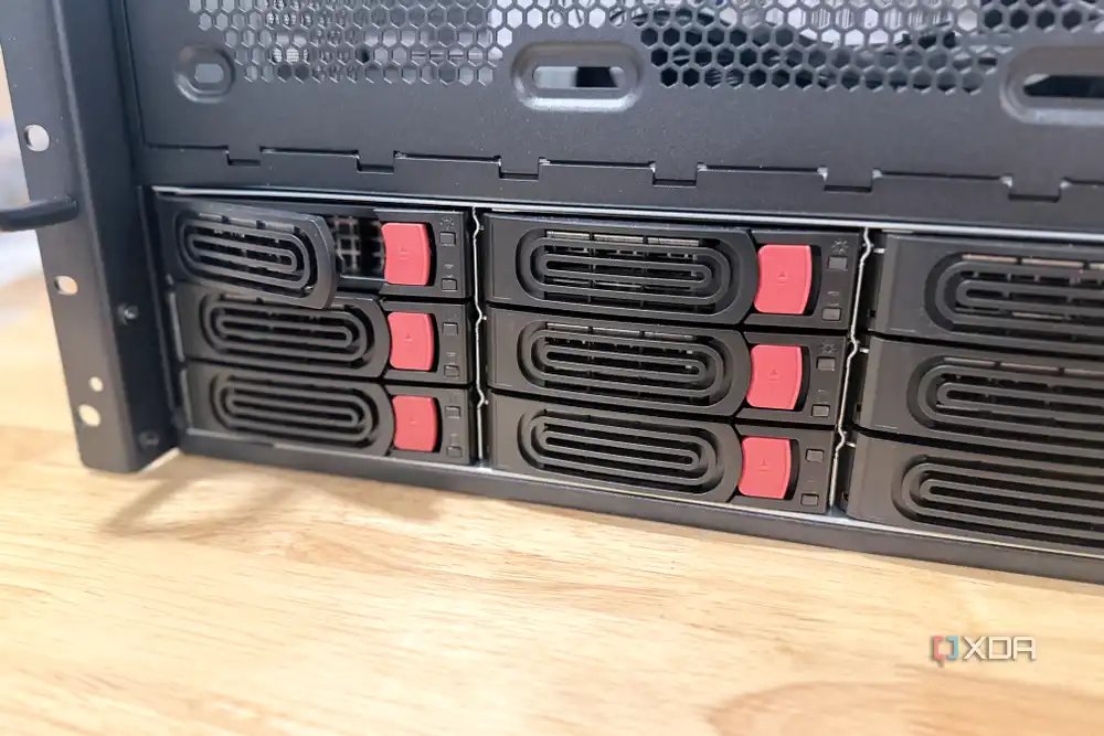silverstone server chassis drive bays