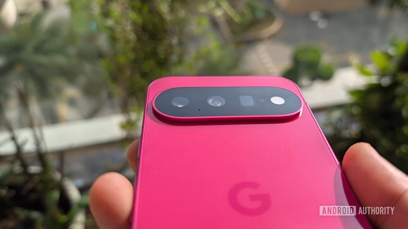 Google Pixel 11 Hibiscus Camera Bar
