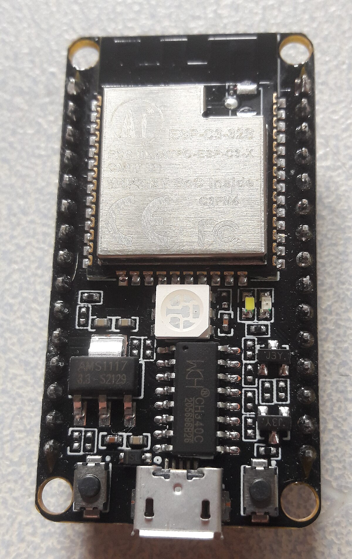 ESP32-C3 Açık Kaynak Geliştirme Kartı – RV32IMC tek çekirdekli 32-bit mikrodenetleyici SoC tasarımı.