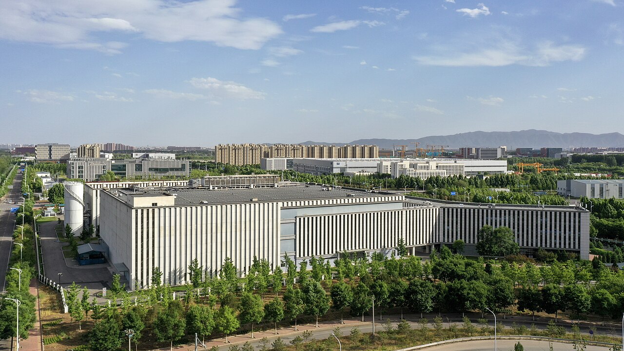 Yapay Zeka Veri Merkezi Sunucu Rafları ve Gigavat Altyapısı
