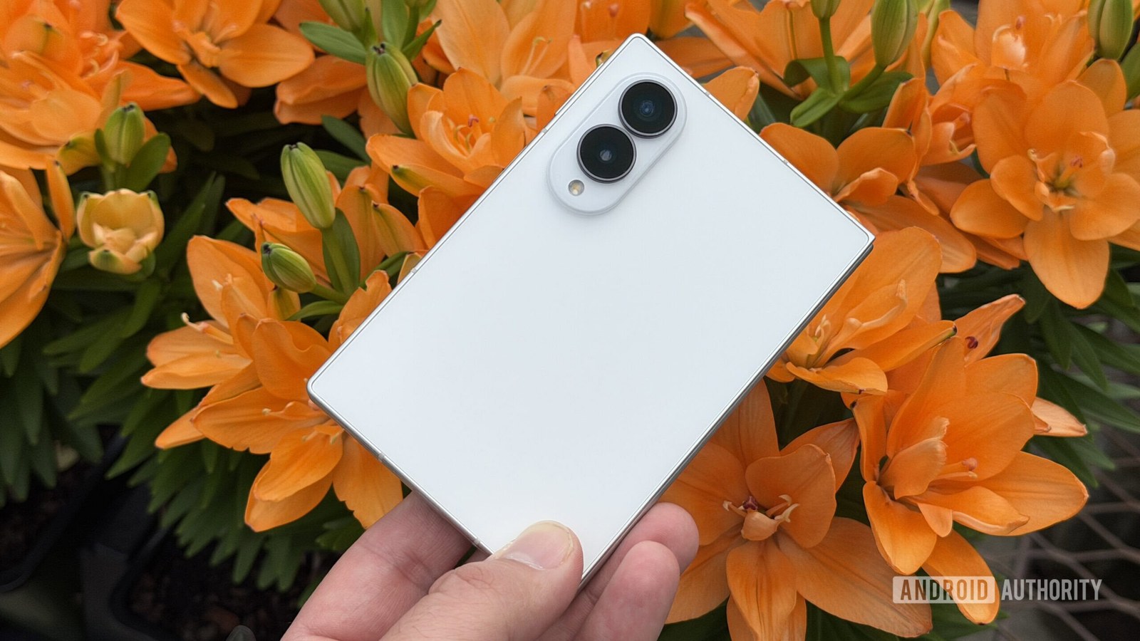 Samsung Galaxy Z Fold 8 orange flowers