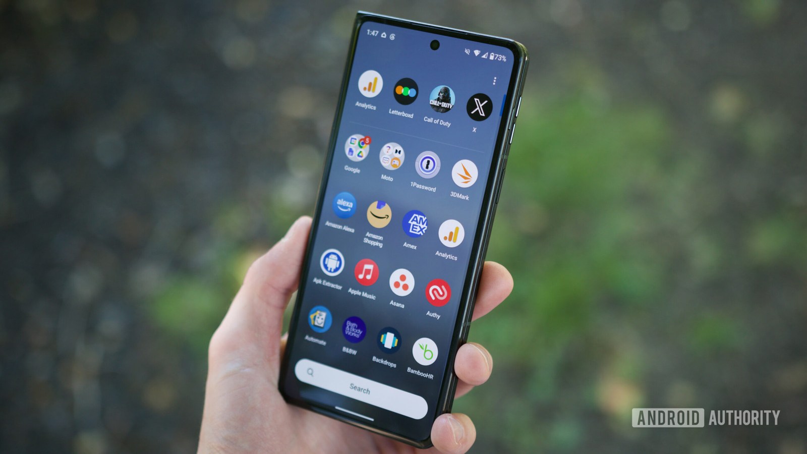 The app drawer on the Motorola Razr Fold cover screen.