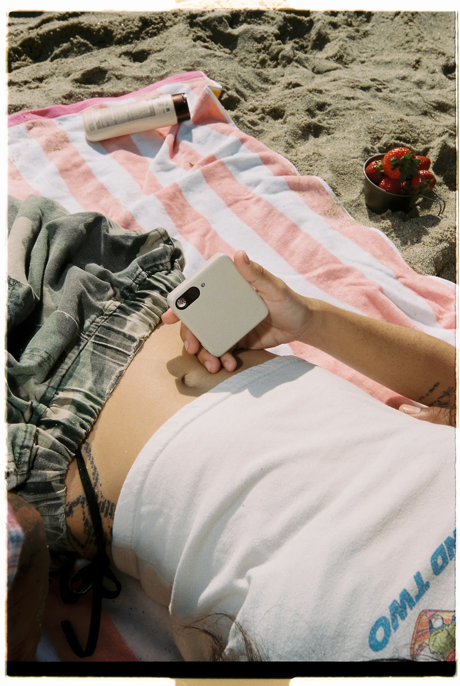 Akıllı Telefonu Evde Bırakıp Yeteneğini Yeterli Bilen Minimalist Bir Cihaz: Meadow