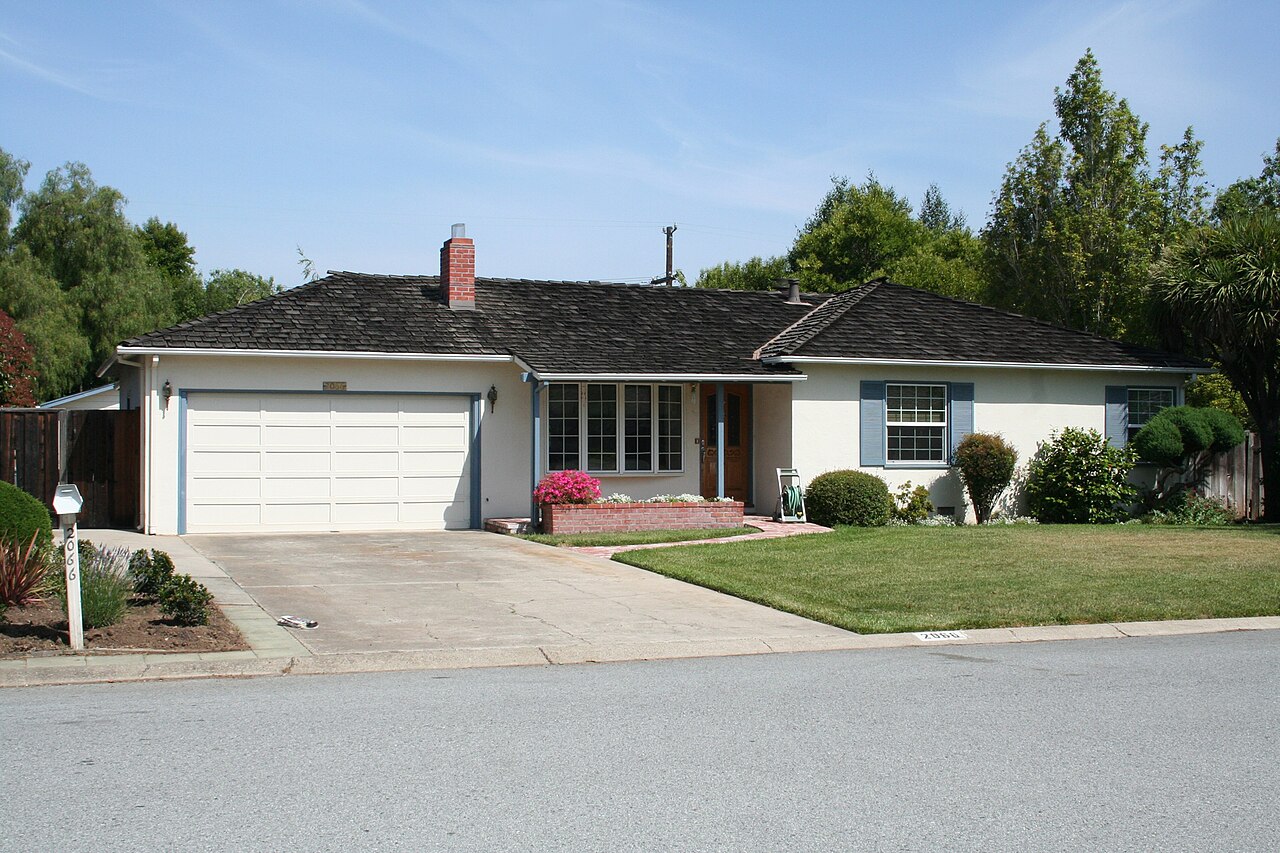 In 1976, Steve Jobs and Steve Wozniak co-founded Apple in Jobs' parents' home in Los Altos, California.