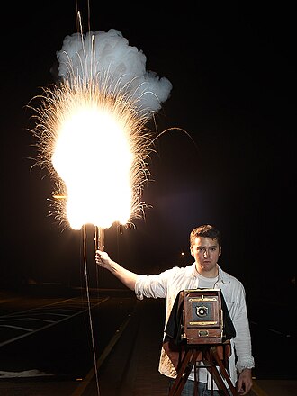 Demonstration of a magnesium flash powder lamp from 1909