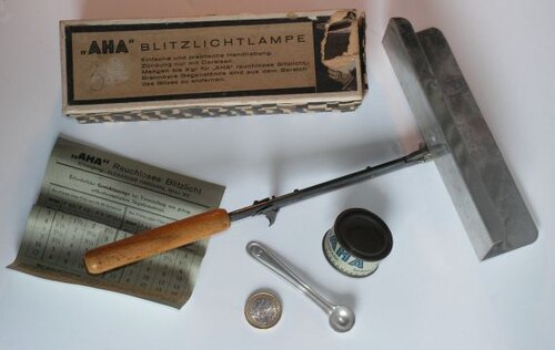 Vintage AHA smokeless flash powder lamp kit, Germany