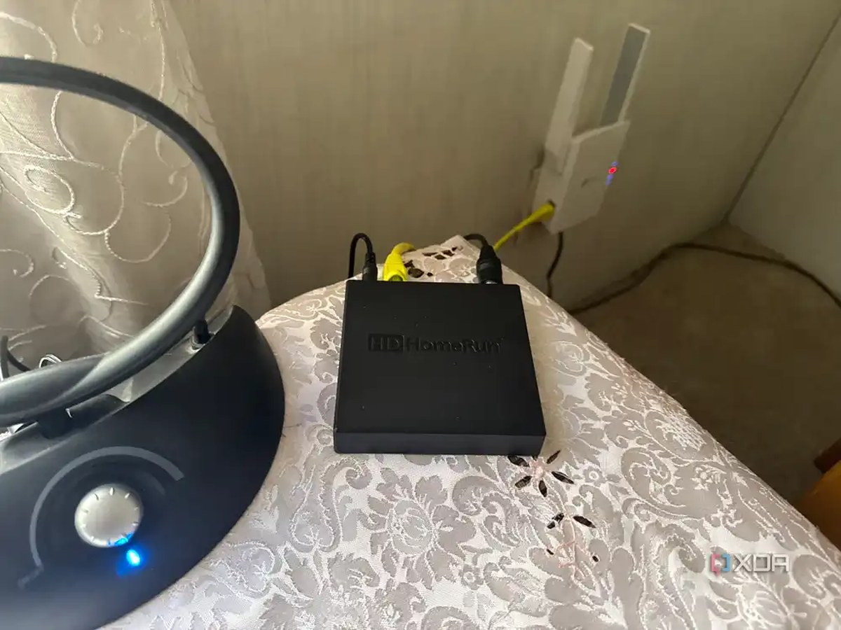 Connected HDHomeRun Tuner to HD Antenna and Wi-Fi Extender to Network