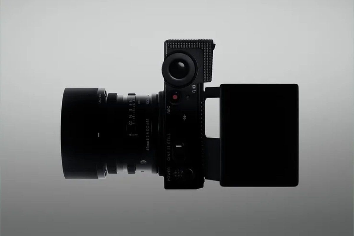 Sigma unveils tiny FP2 full-frame camera with OLED clip-on viewfinder