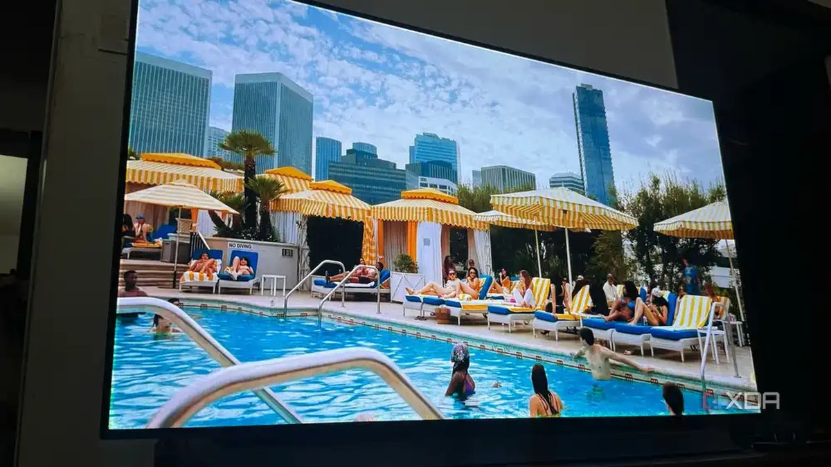 LG C8 running a TV show