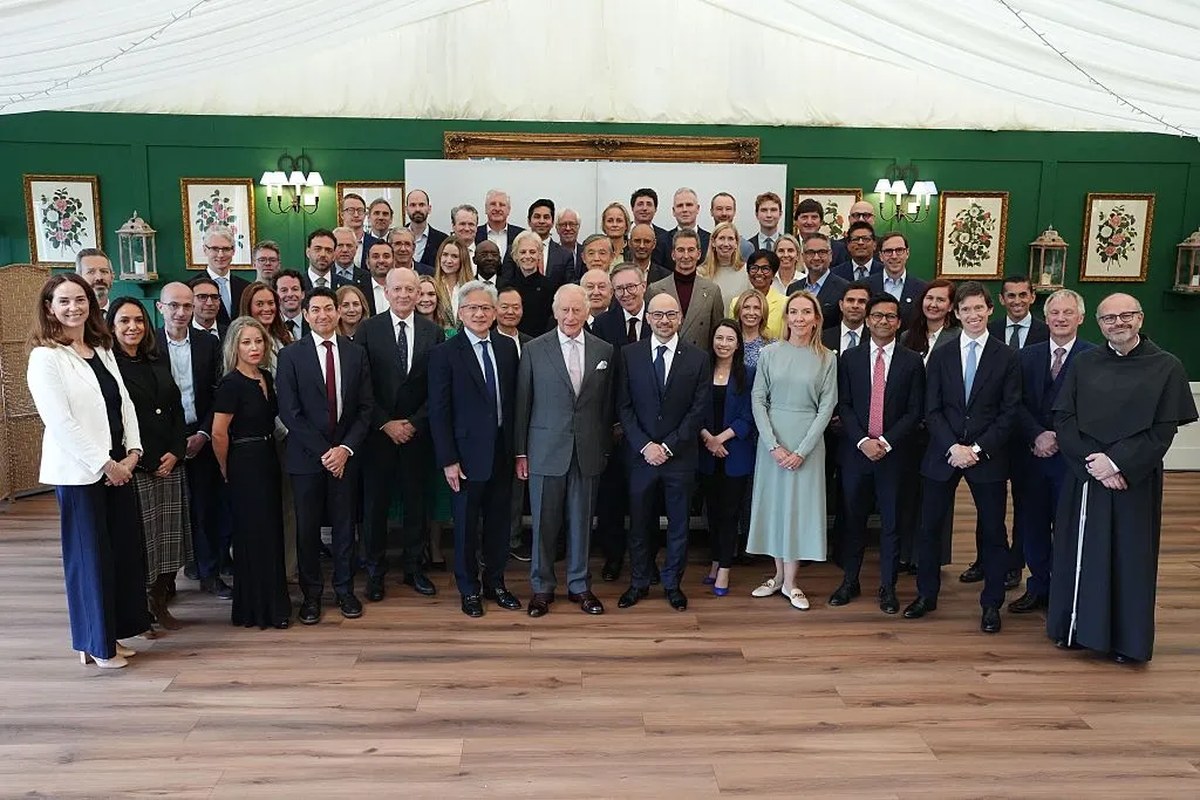 İngiltere Kralı Charles, Yapay Zeka Zirvesi'nde "Hâlâ Erken Değil" Uyarısında Bulundu