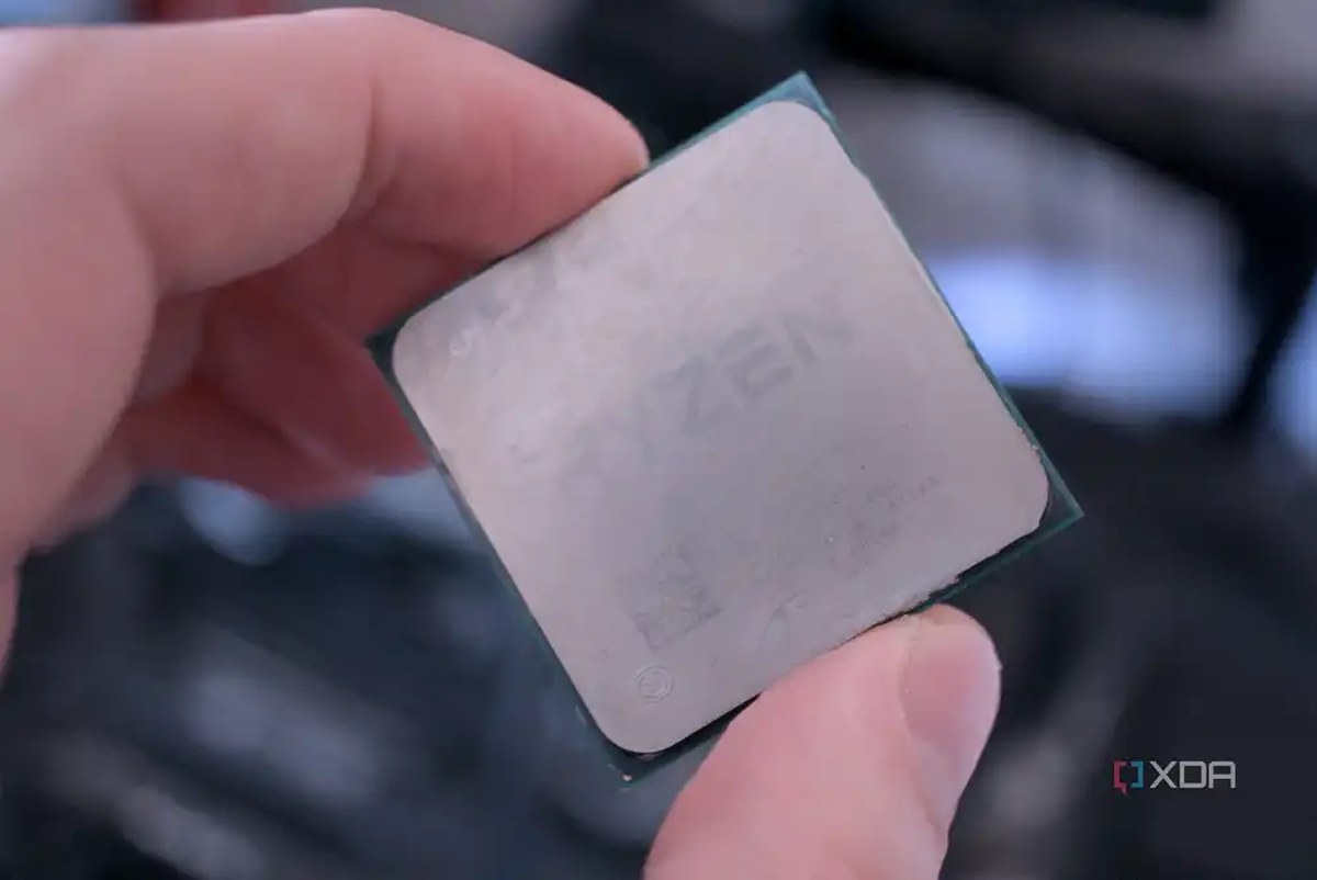AMD Ryzen 9 5950X IHS