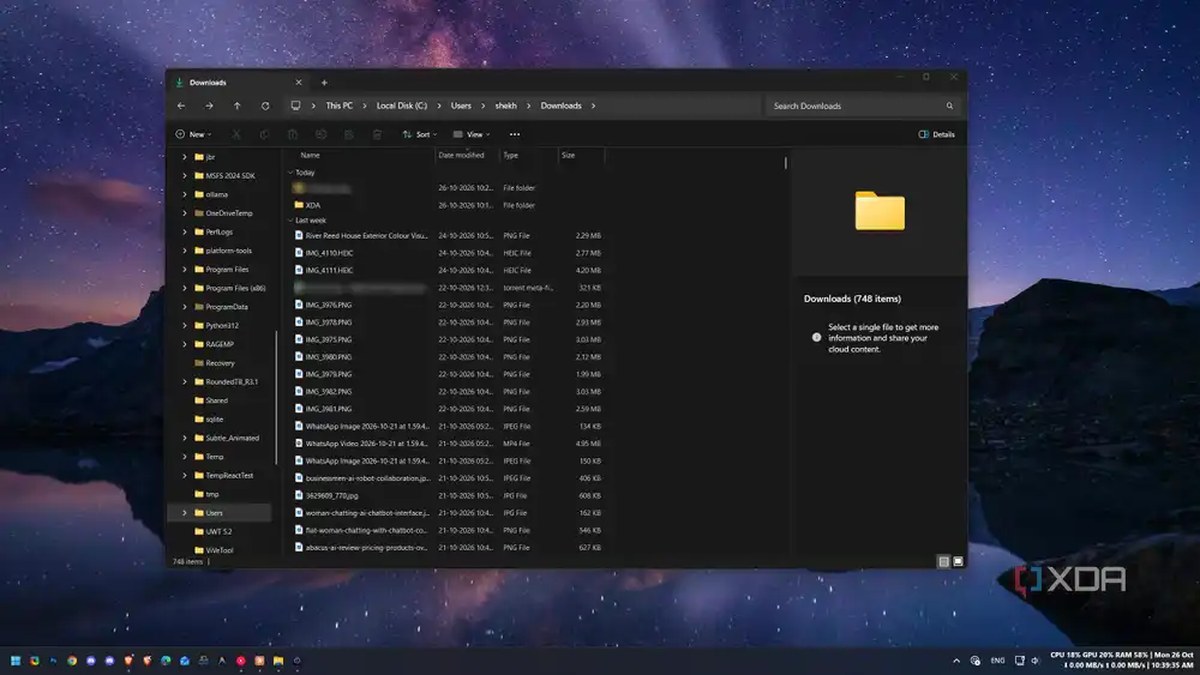 Windows File Explorer showing the Downloads folder with loose files before the cleanup