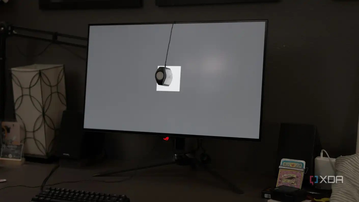 Measuring screen luminance on the ASUS ROG PG32UCDP.