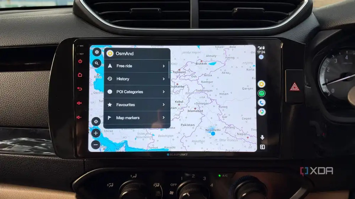 OsmAnd headunit main page