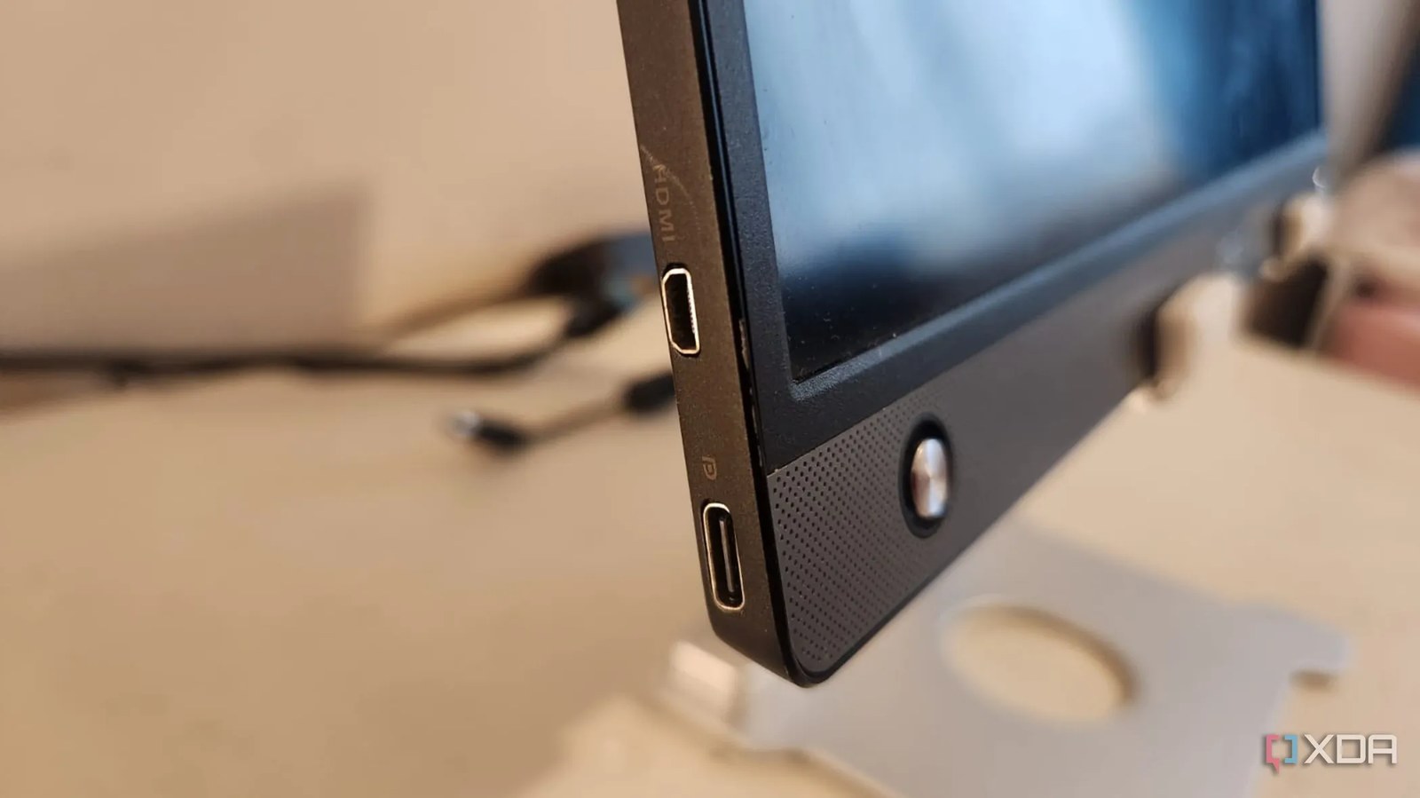 Asus portable monitor ports