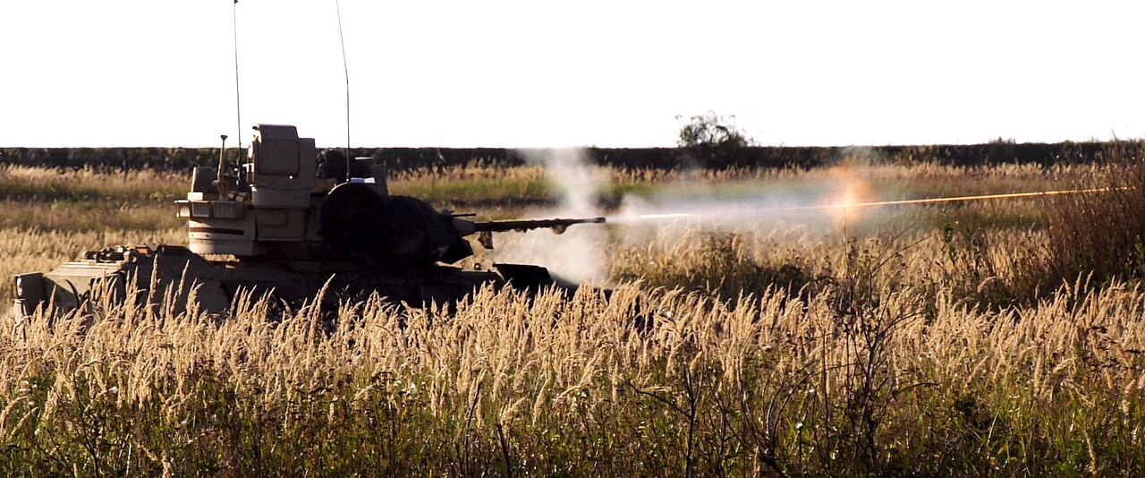 A Bradley firing the M242 25 mm (1 in) chain gun